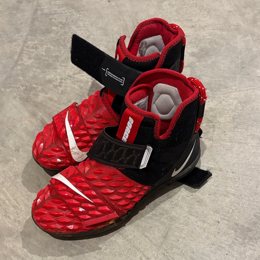 Men’s Nike Force Savage Pro Cleats - size 7